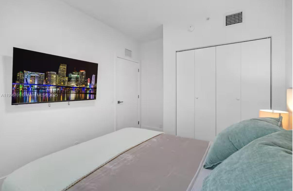 A11906701 Property Photo 12