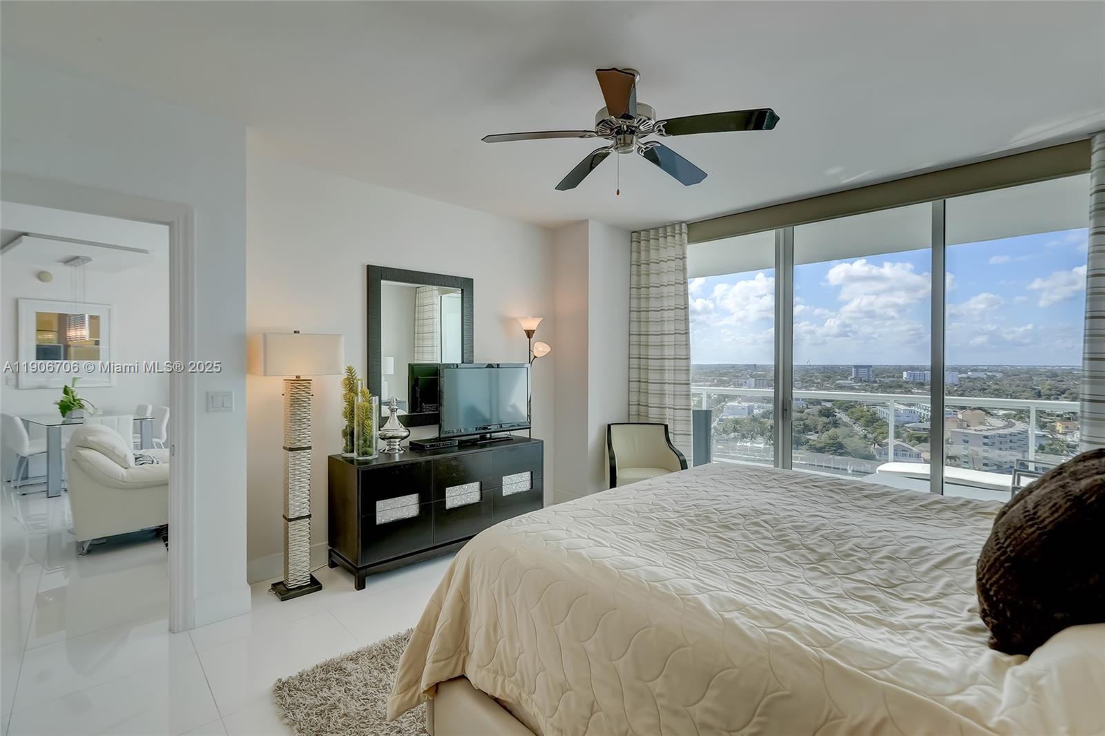 1 N Ocean Blvd 1411 Property Photo 13