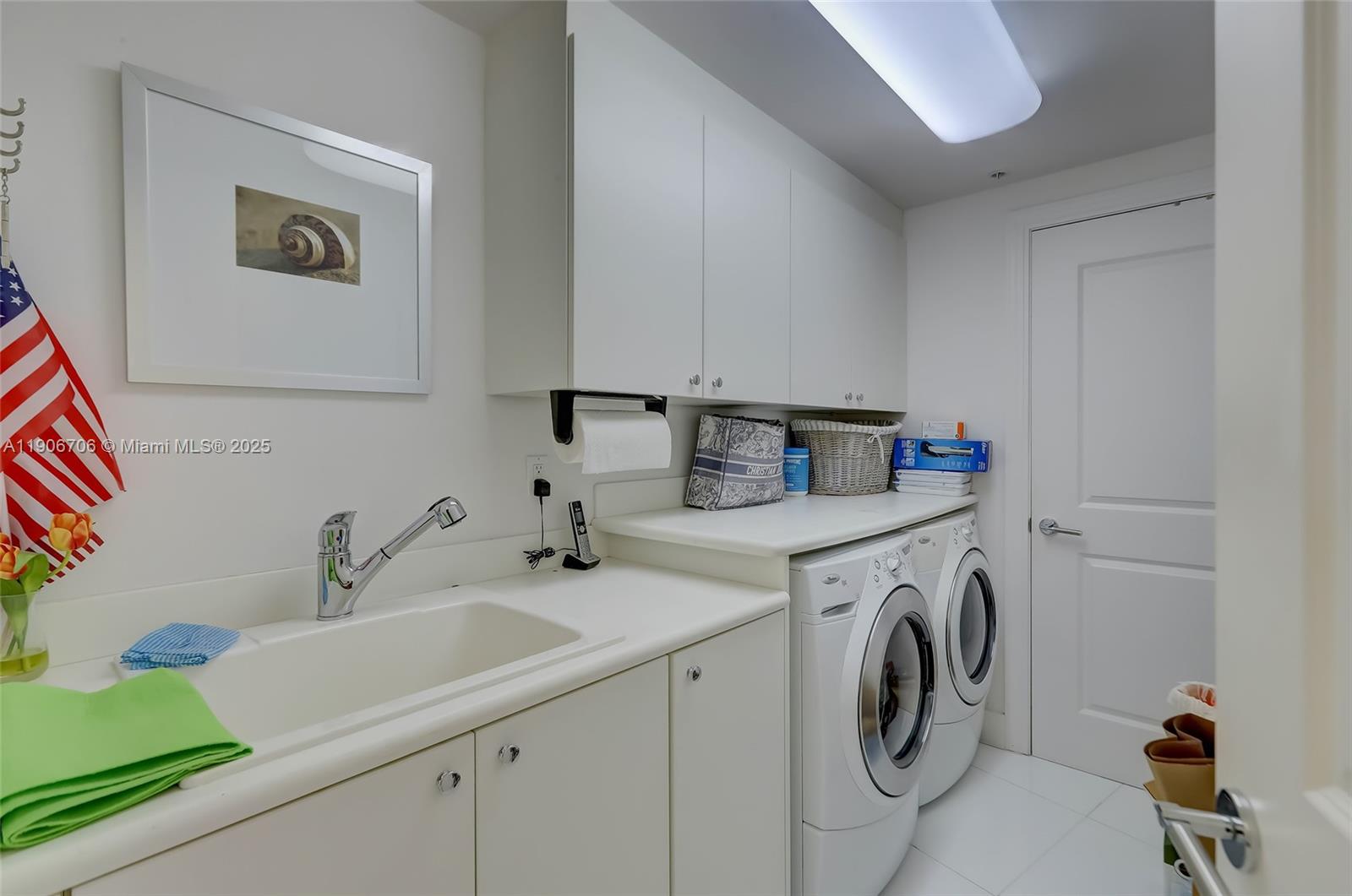 1 N Ocean Blvd 1411 Property Photo 19
