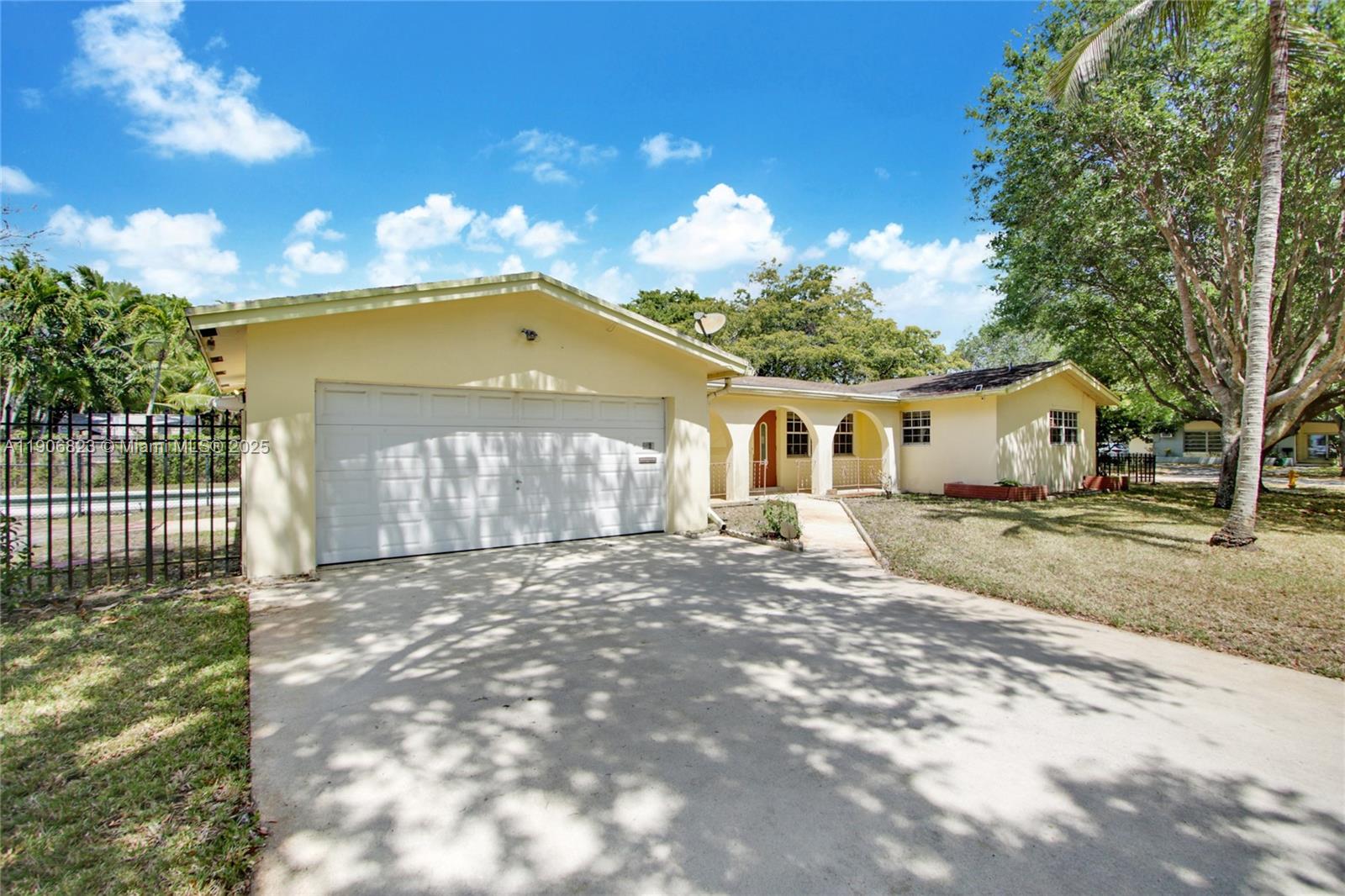 6013 Rose Ter Property Photo 1