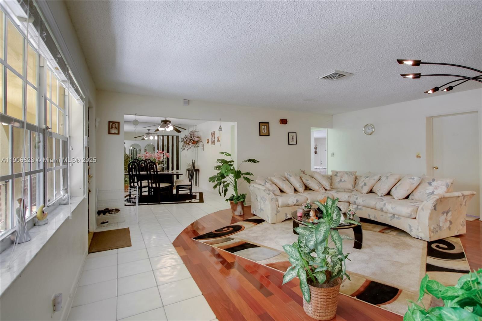 6013 Rose Ter Property Photo 2