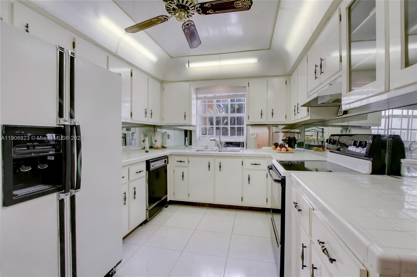 6013 Rose Ter Property Photo 9