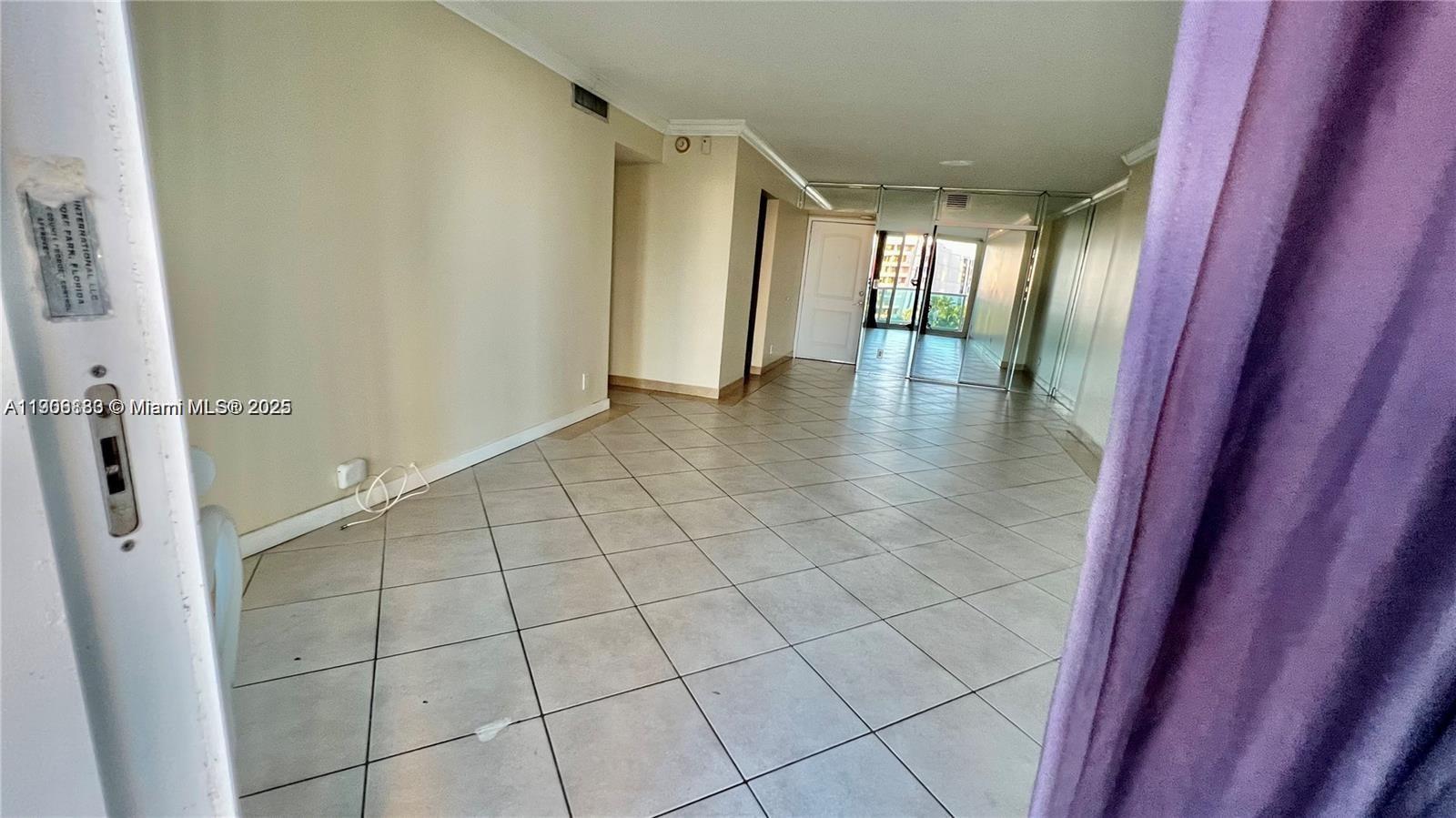 100 Bayview Dr 607 Property Photo 3