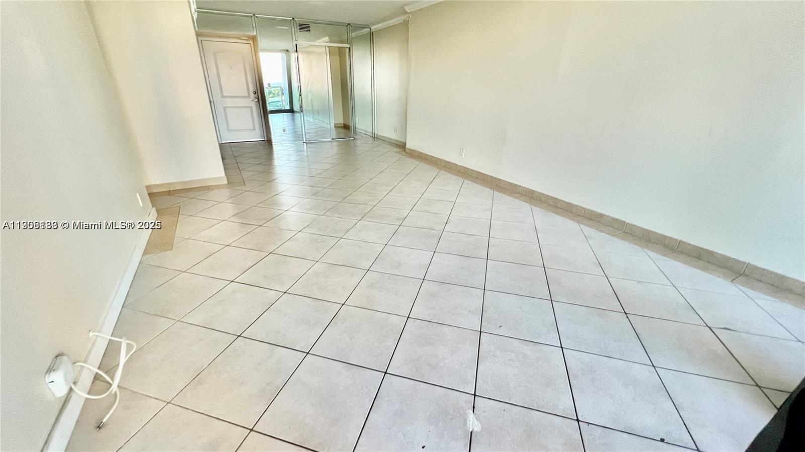 100 Bayview Dr 607 Property Photo 7