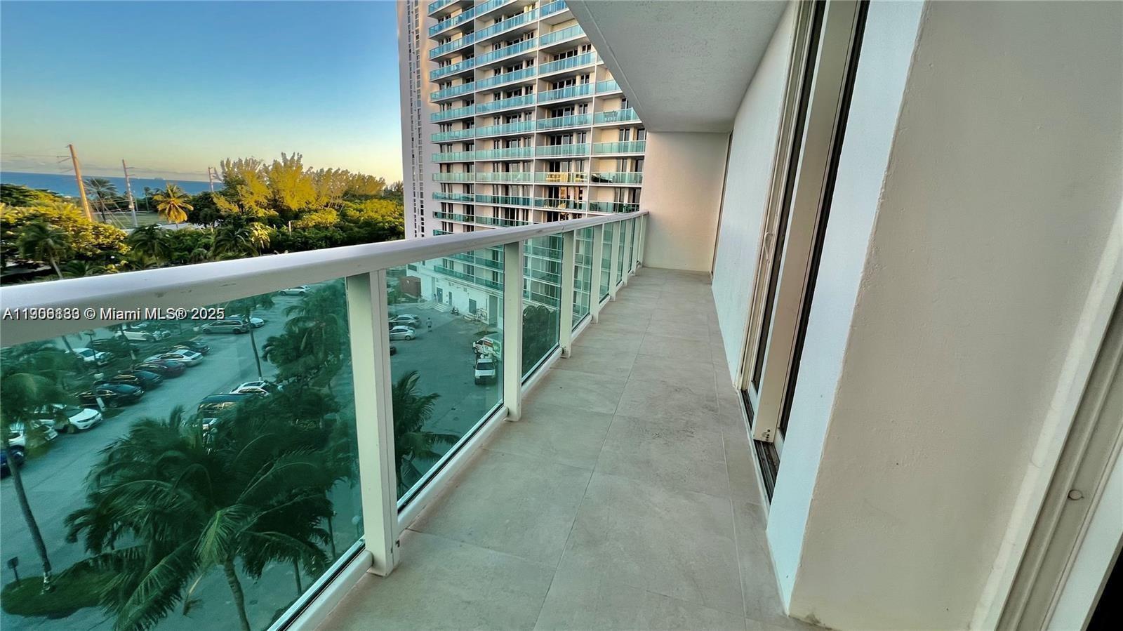 100 Bayview Dr 607 Property Photo 10