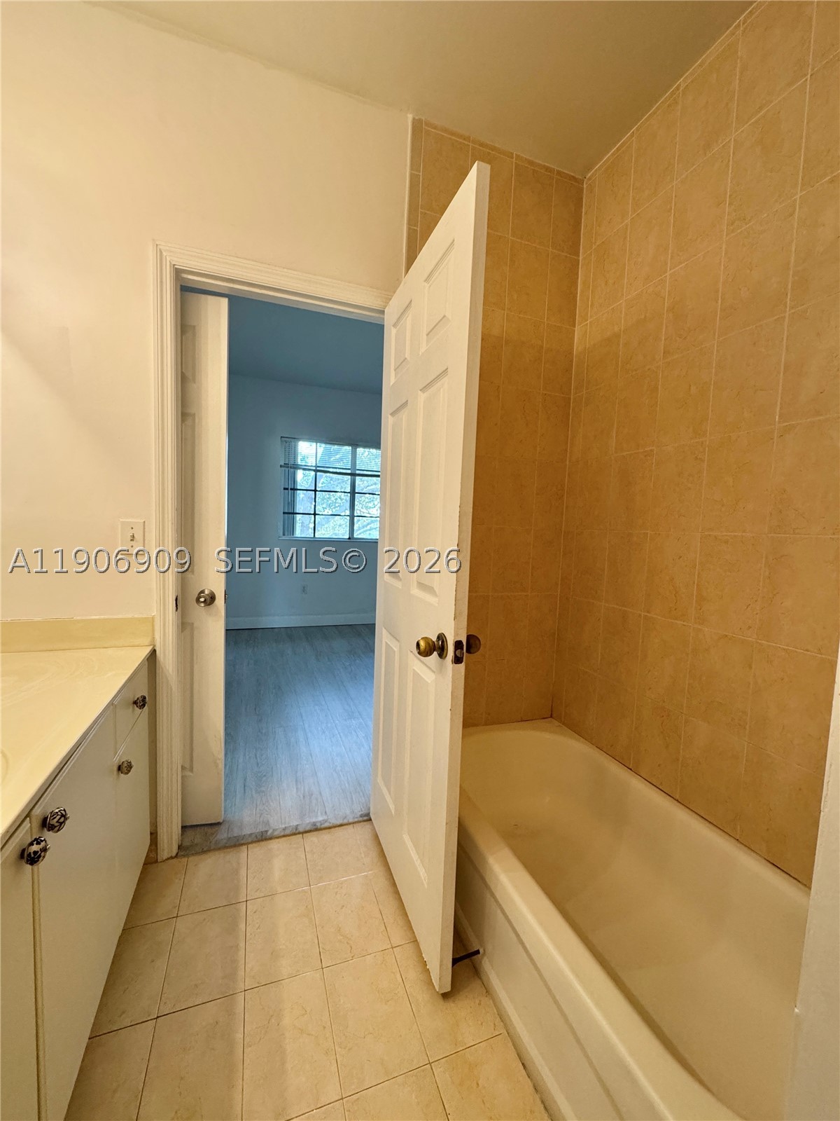 2590 Ne 3rd Dr 203 Property Photo 16