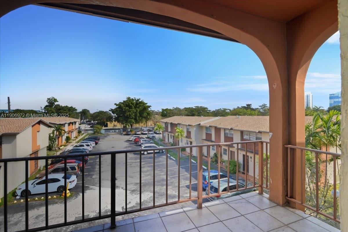 10850 W Flagler St D308 Property Photo 19