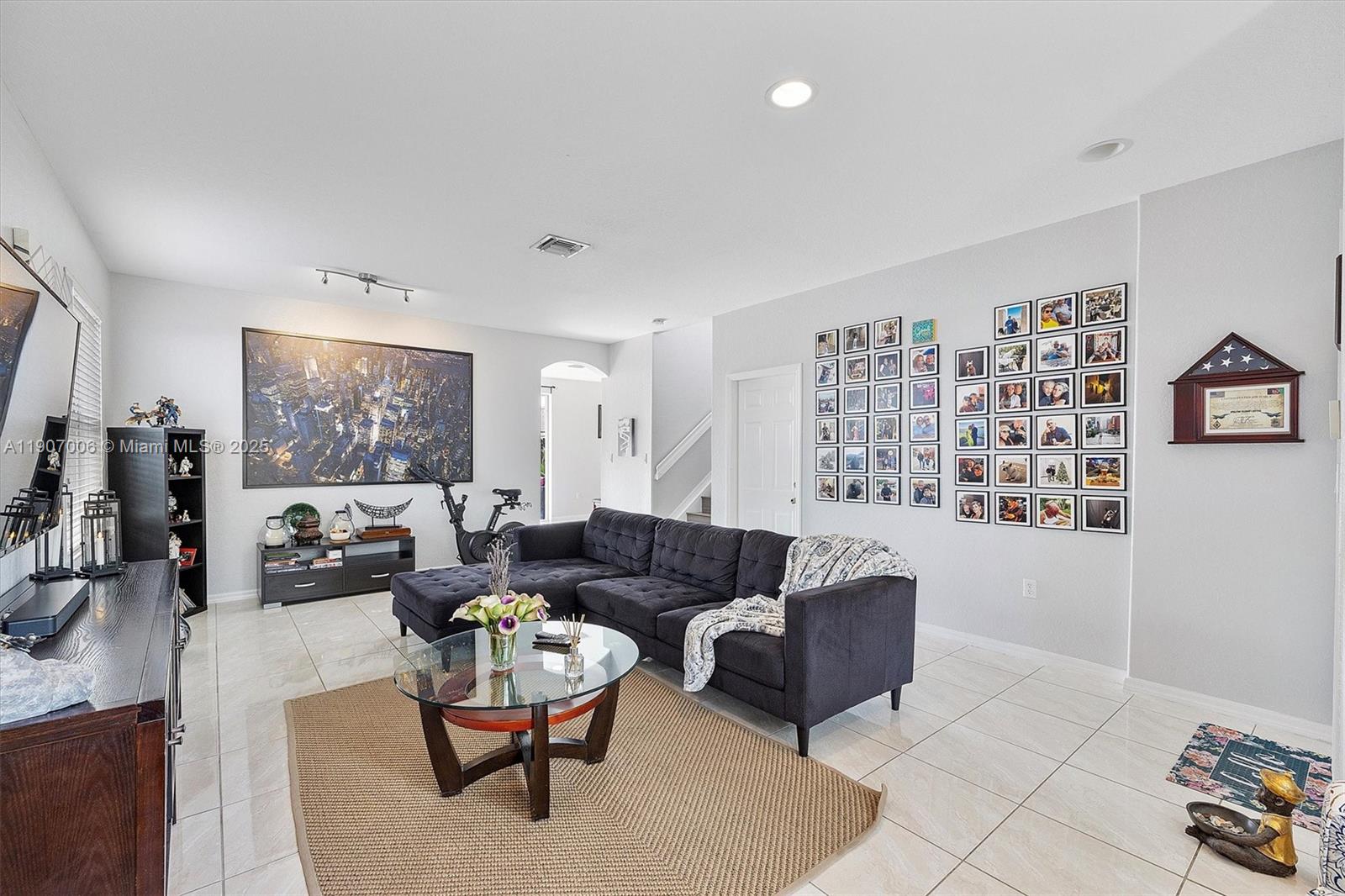 1431 Se 18th Ter Property Photo 4