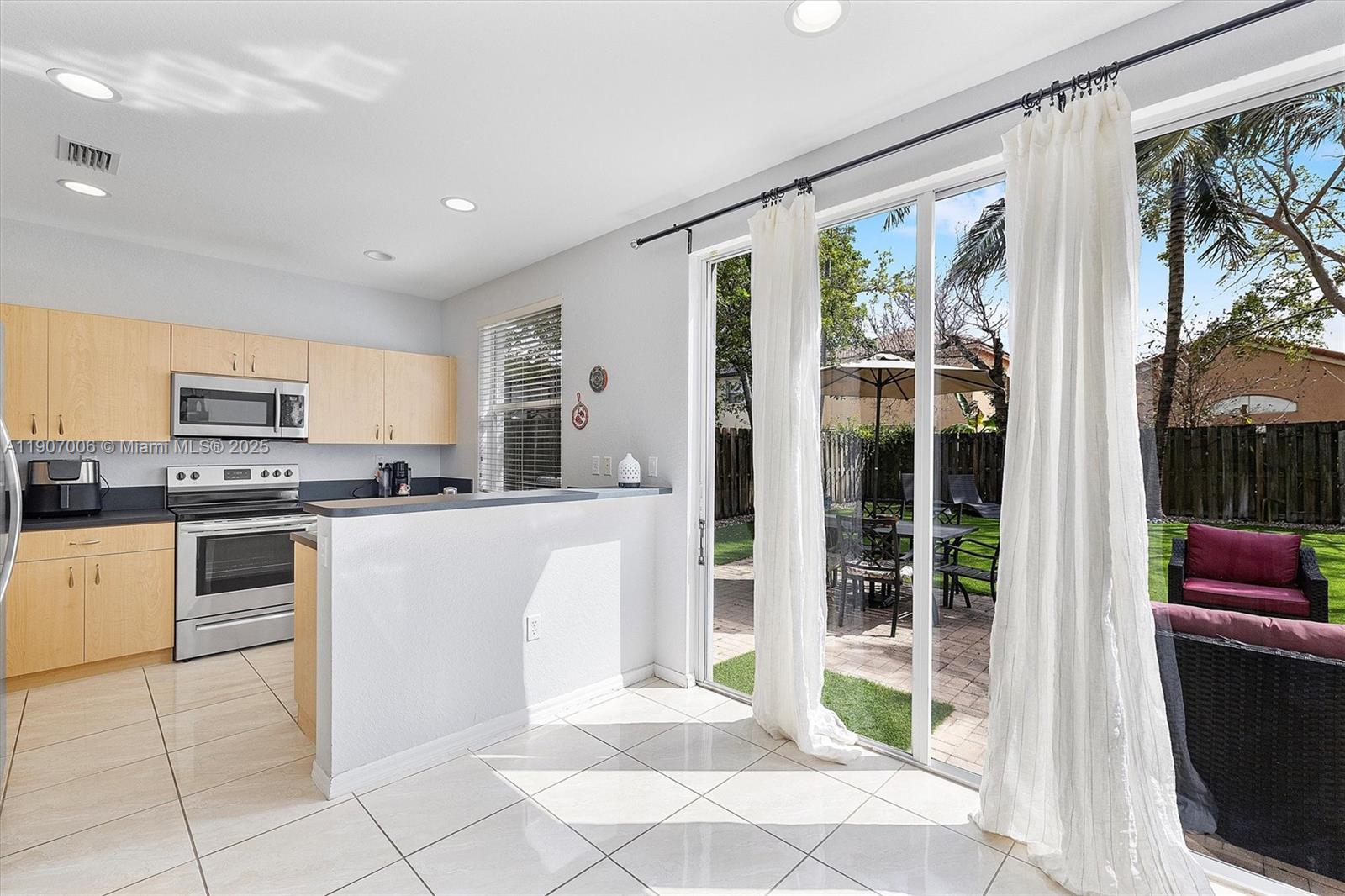 1431 Se 18th Ter Property Photo 10