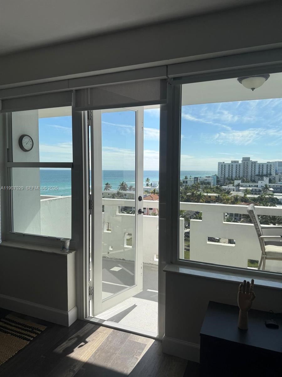 3111 N Ocean Dr 811 Property Photo 2