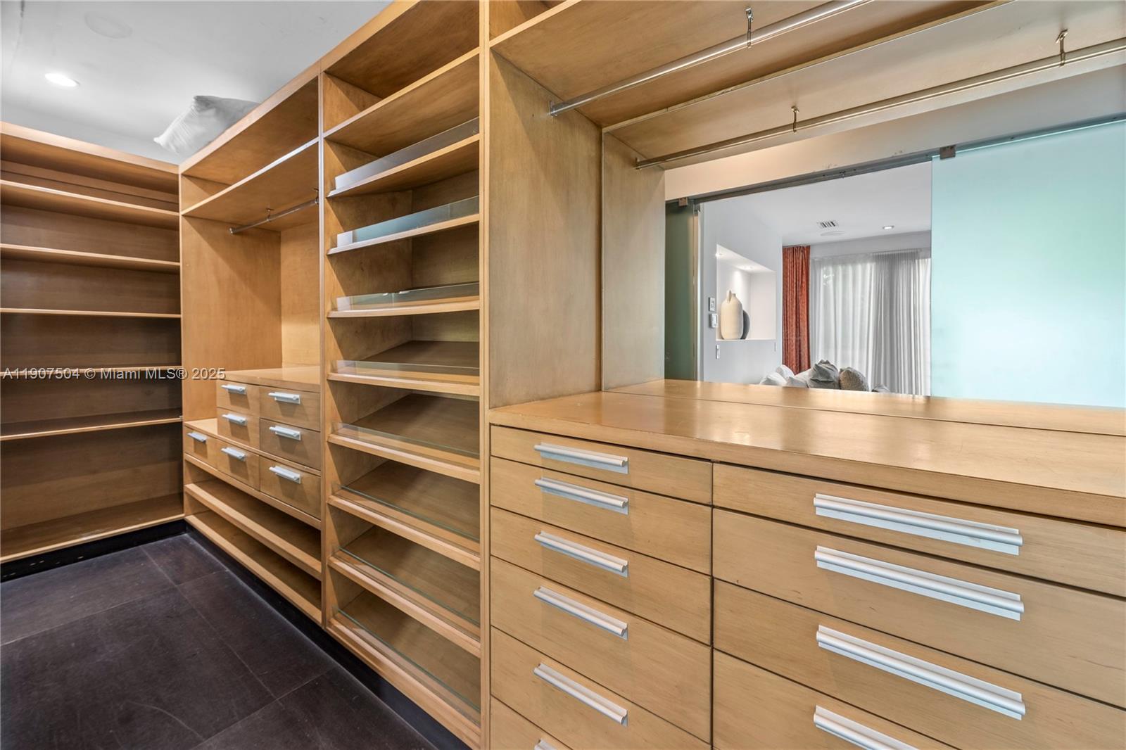 1606 S Bayshore Dr - Property Photo 14