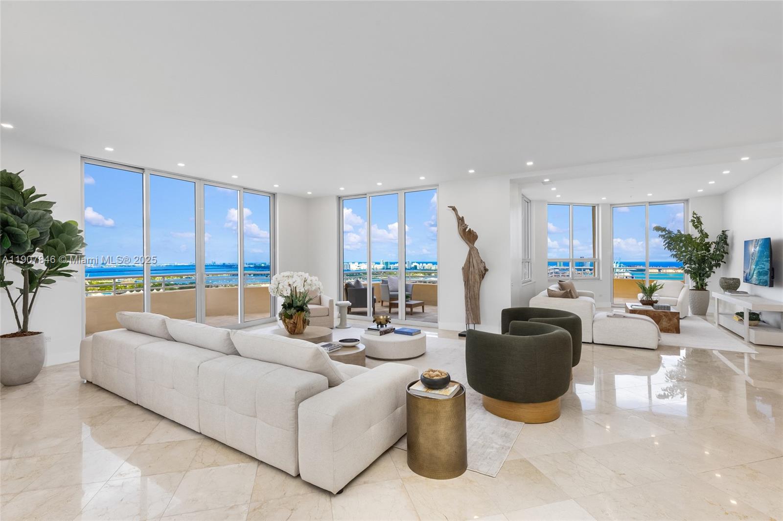 808 Brickell Key Dr 3901 Property Photo 1