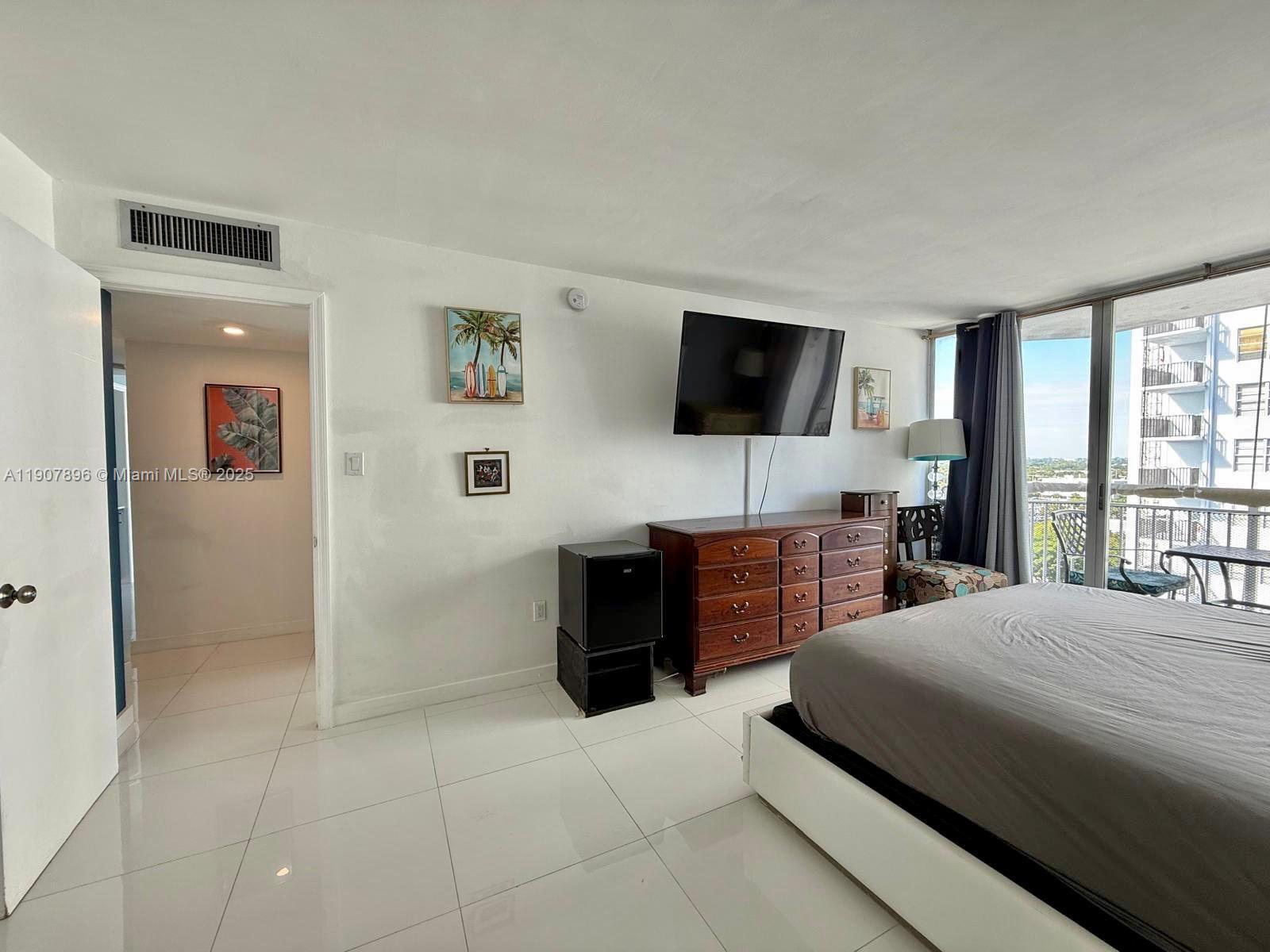 18051 Biscayne Blvd 1604 Property Photo 11