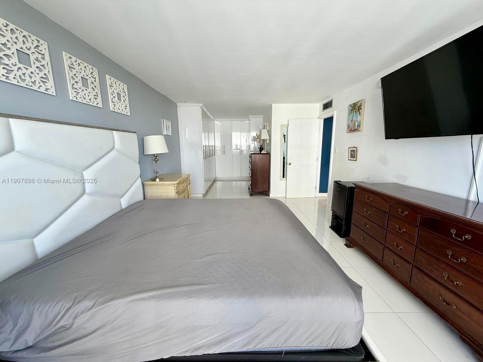 18051 Biscayne Blvd 1604 Property Photo 13