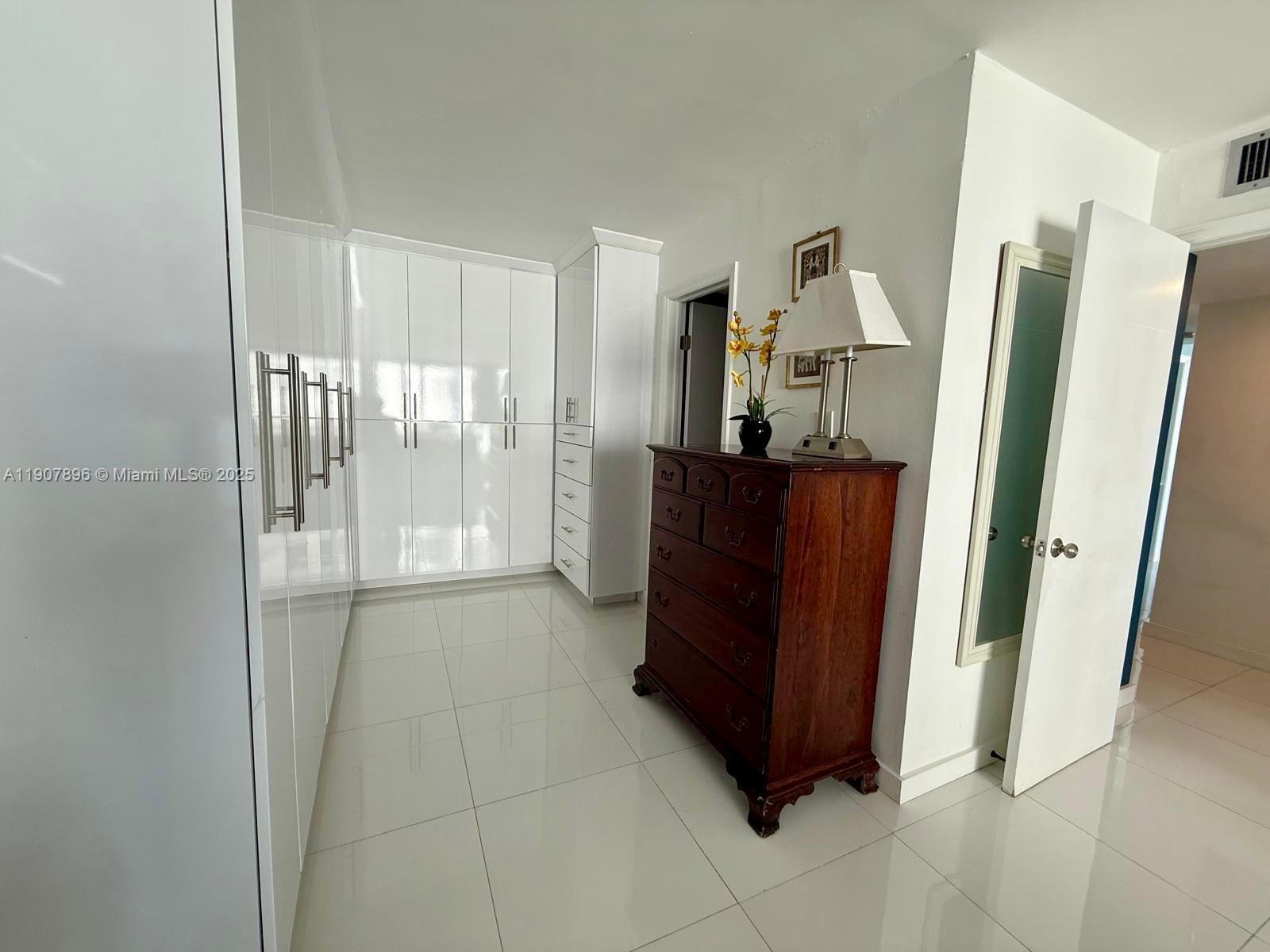 18051 Biscayne Blvd 1604 Property Photo 15