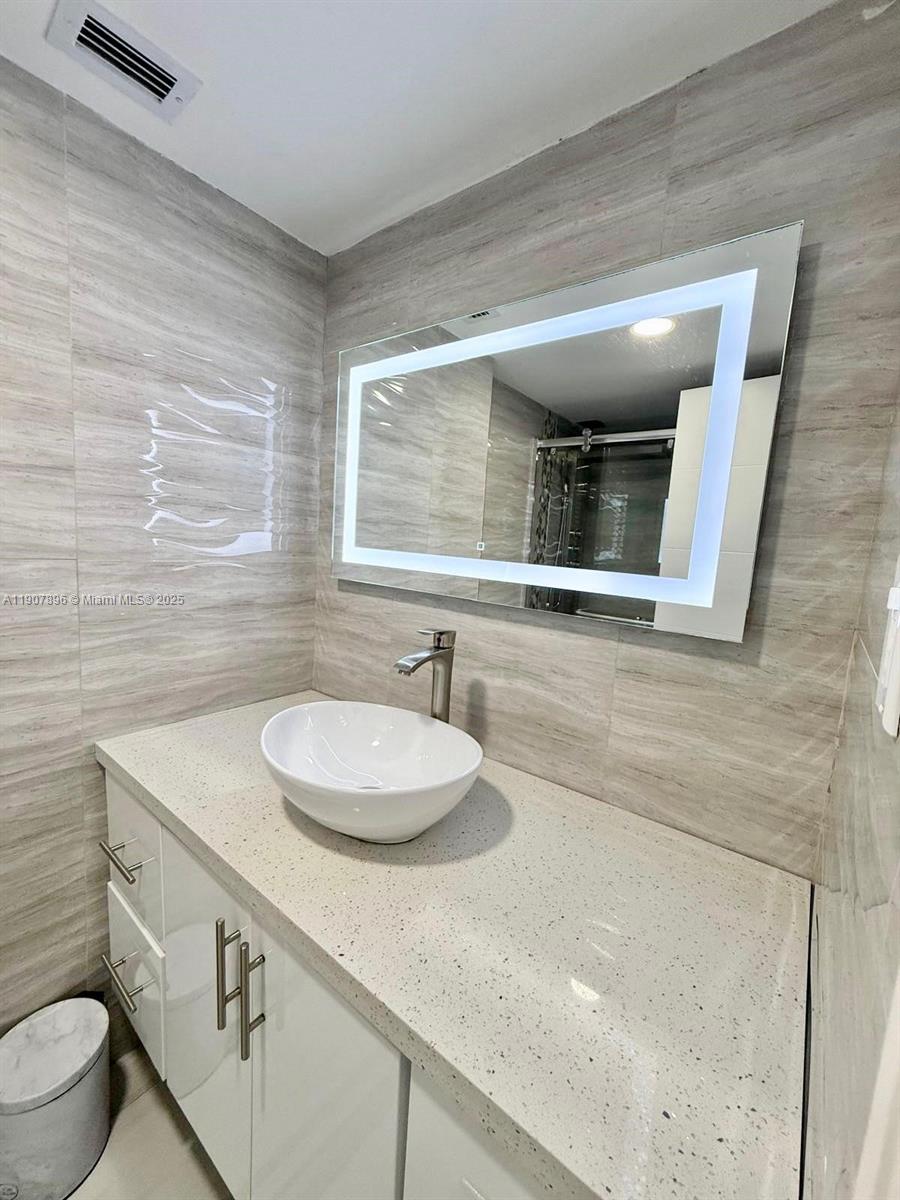 18051 Biscayne Blvd 1604 Property Photo 23