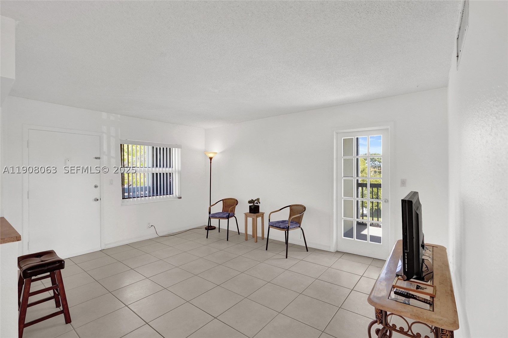 1425 Arthur St 301a Property Photo 5
