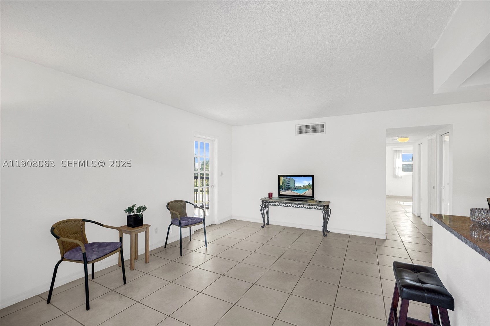 1425 Arthur St 301a Property Photo 6