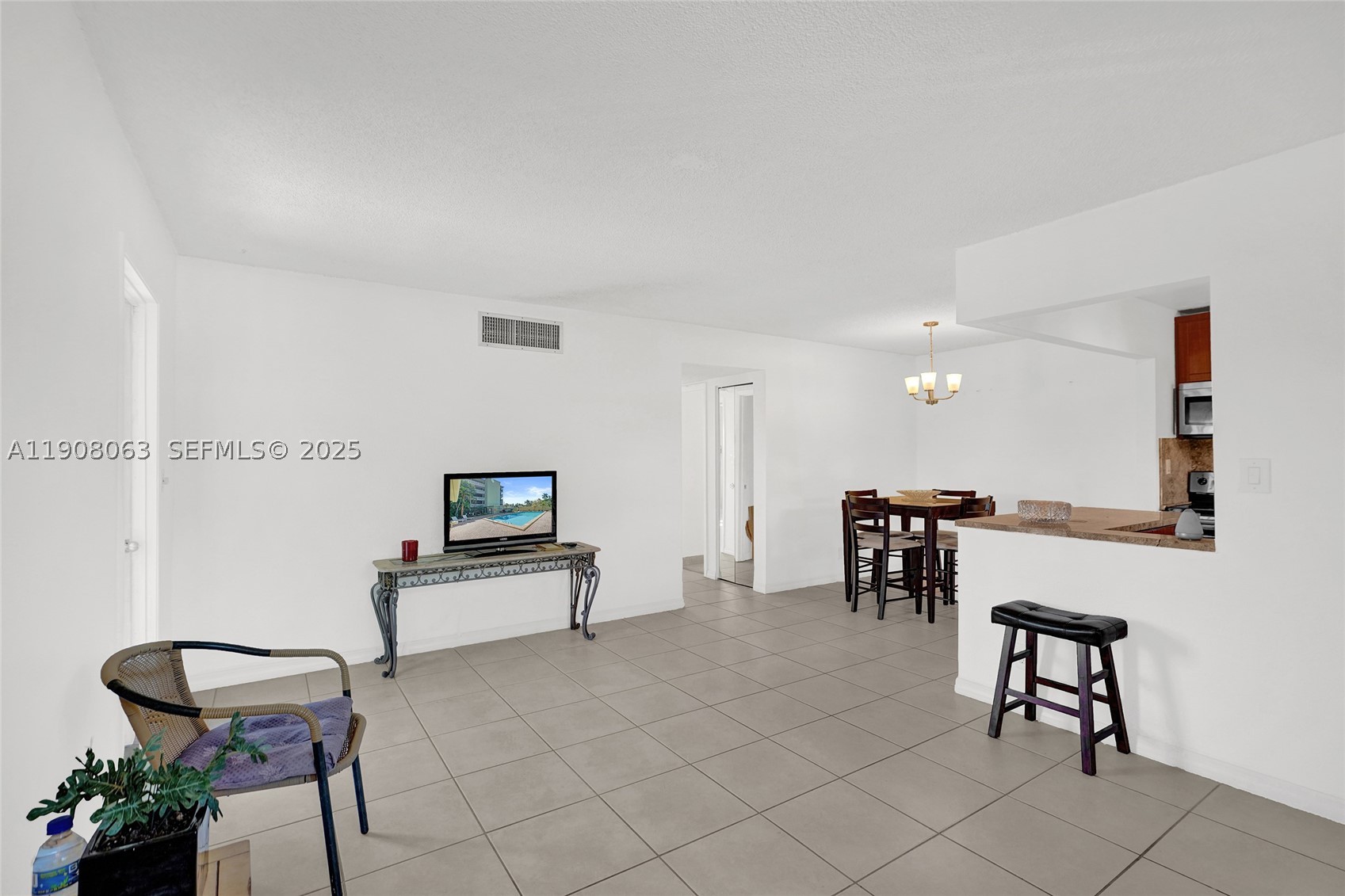 1425 Arthur St 301a Property Photo 7