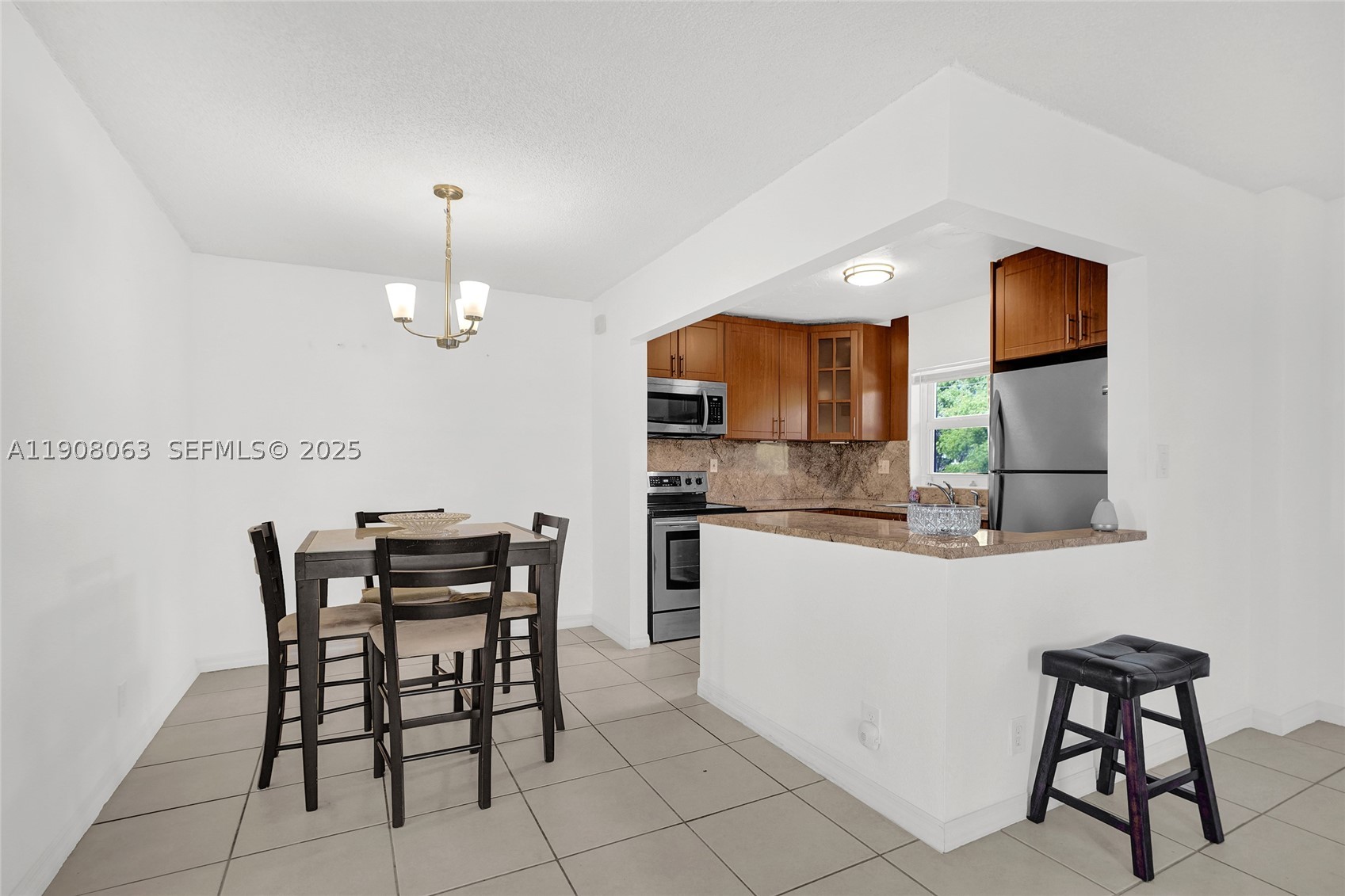 1425 Arthur St 301a Property Photo 11
