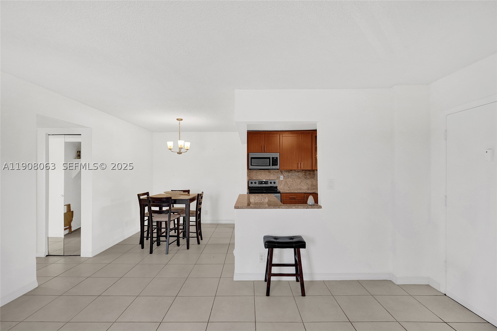 1425 Arthur St 301a Property Photo 13