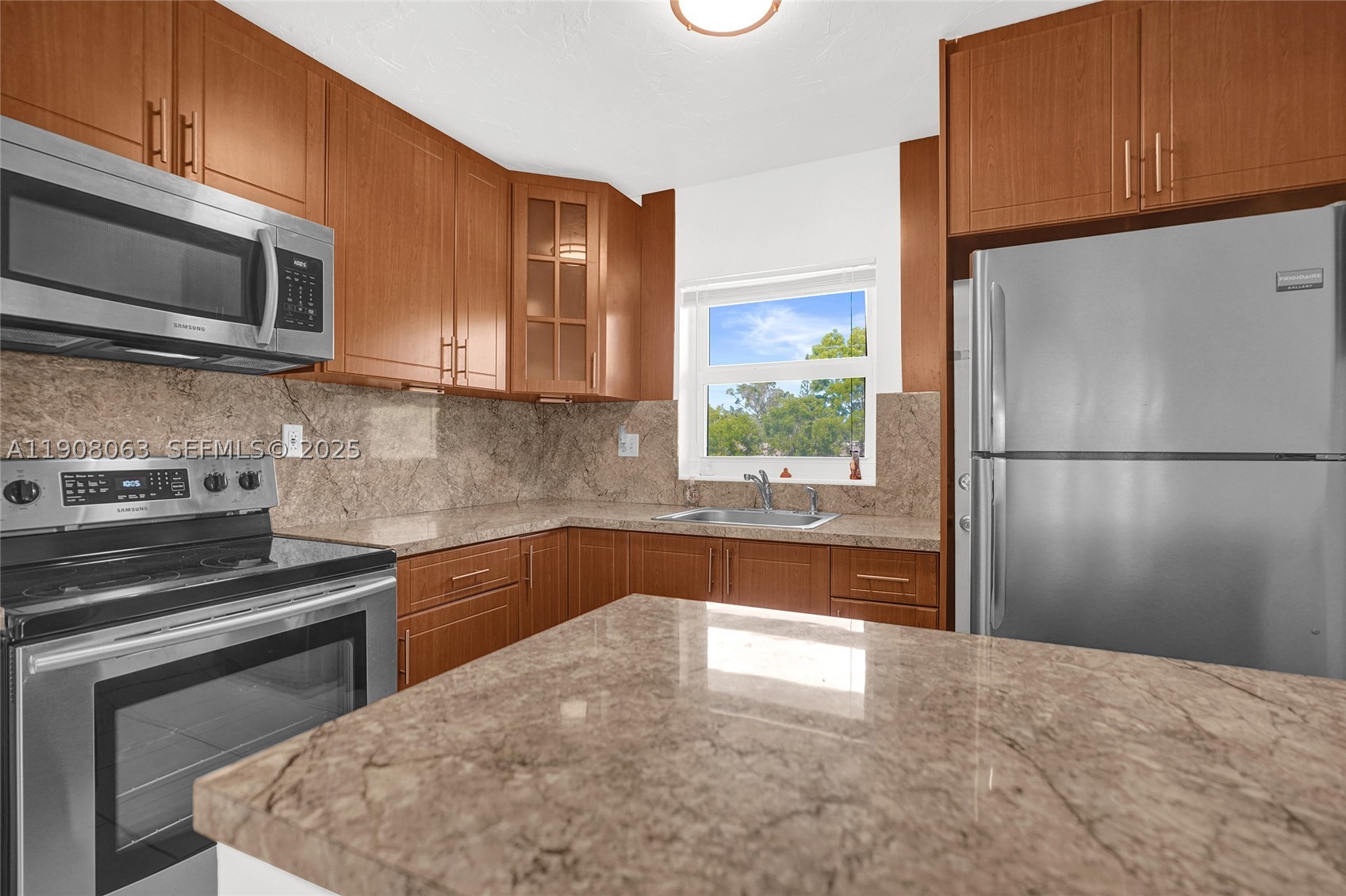1425 Arthur St 301a Property Photo 15