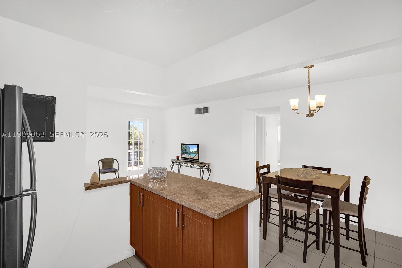 1425 Arthur St 301a Property Photo 16