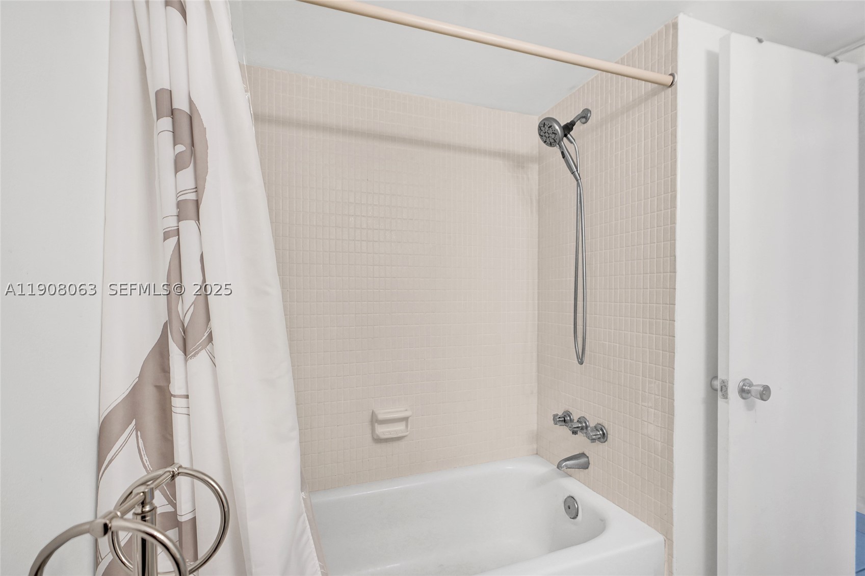 1425 Arthur St 301a Property Photo 21
