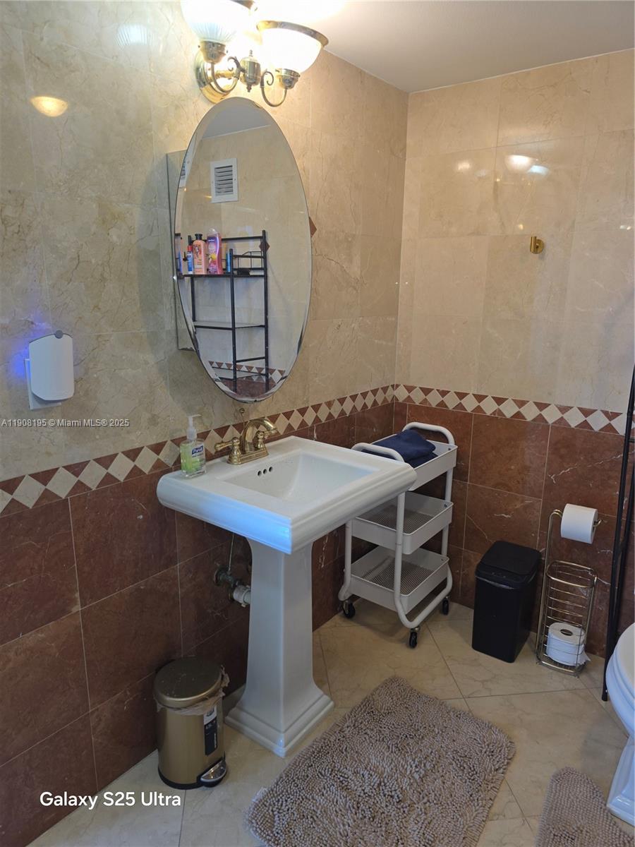 3725 S Ocean Dr 1401 Property Photo 17