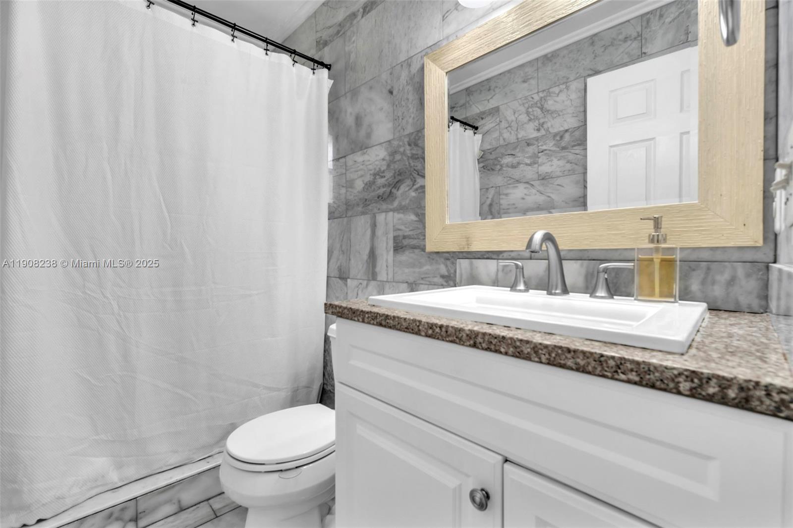 1821 Sw 98th Ter Property Photo 8