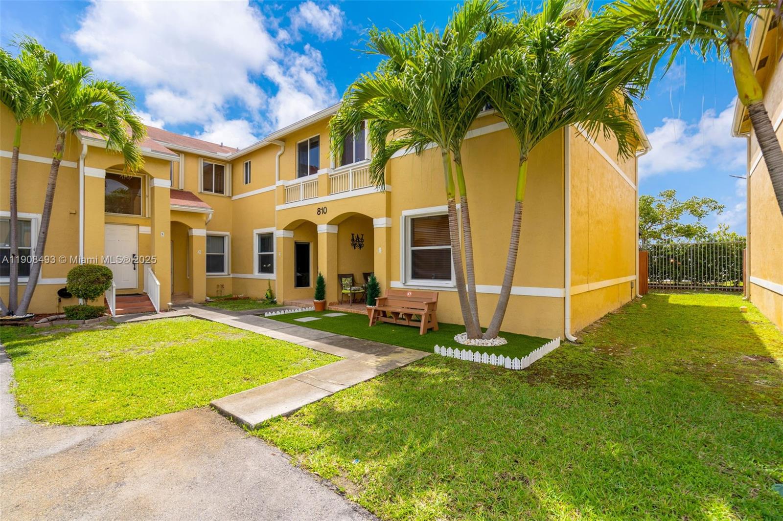 810 NE 212th Ter 2 Property Photo 1