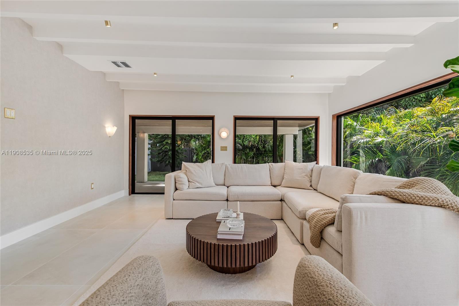 1244 Sw 14th St Property Photo 8