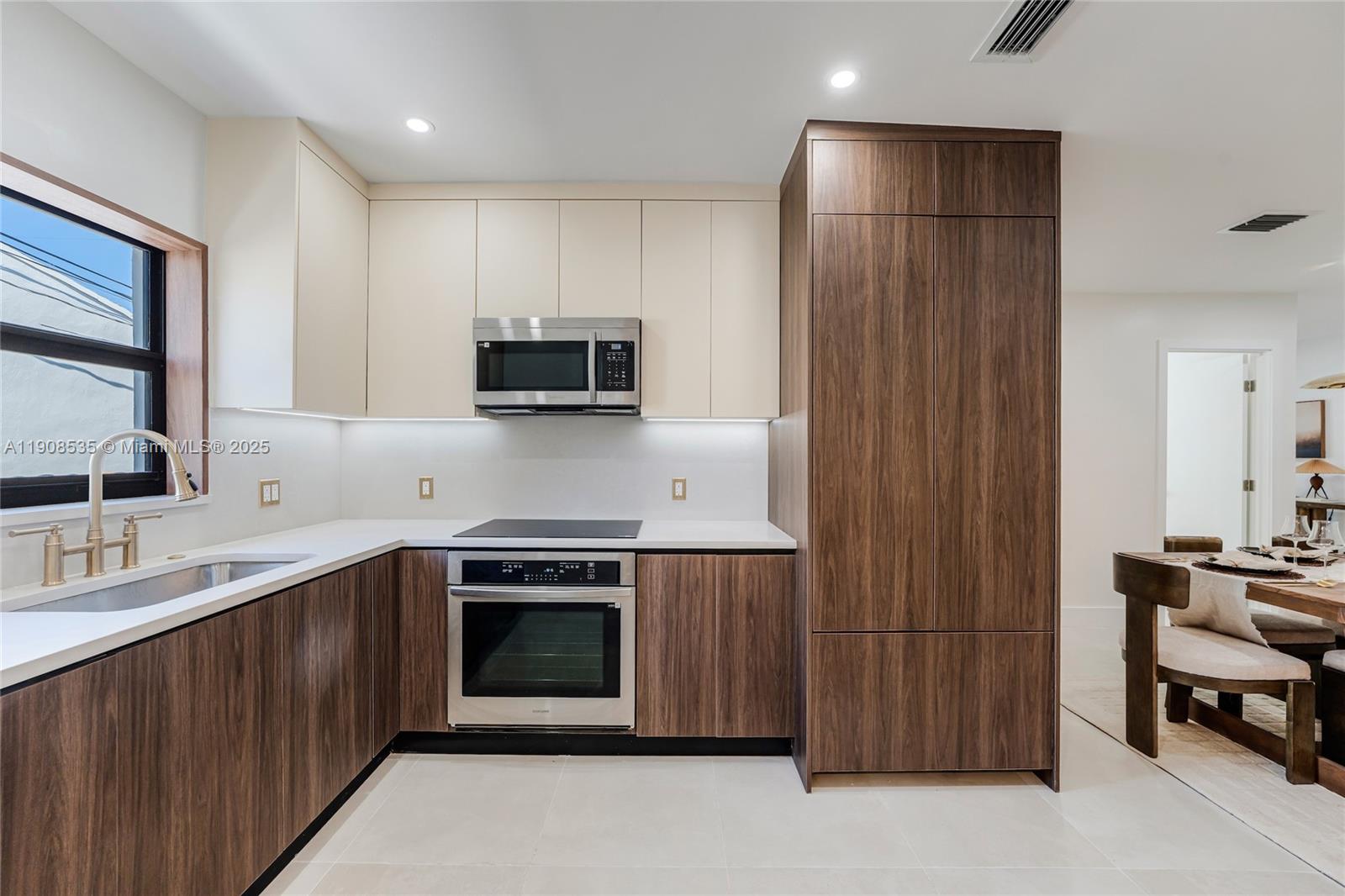 1244 Sw 14th St Property Photo 13