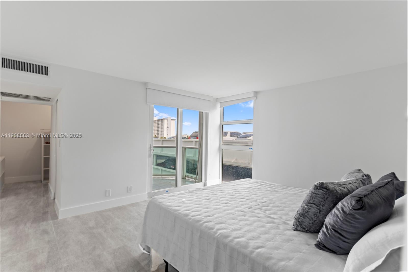 100 Bayview Dr 227 Property Photo 25