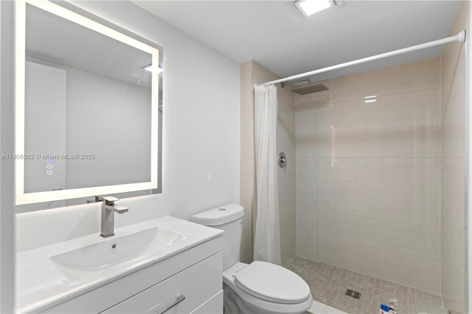100 Bayview Dr 227 Property Photo 30