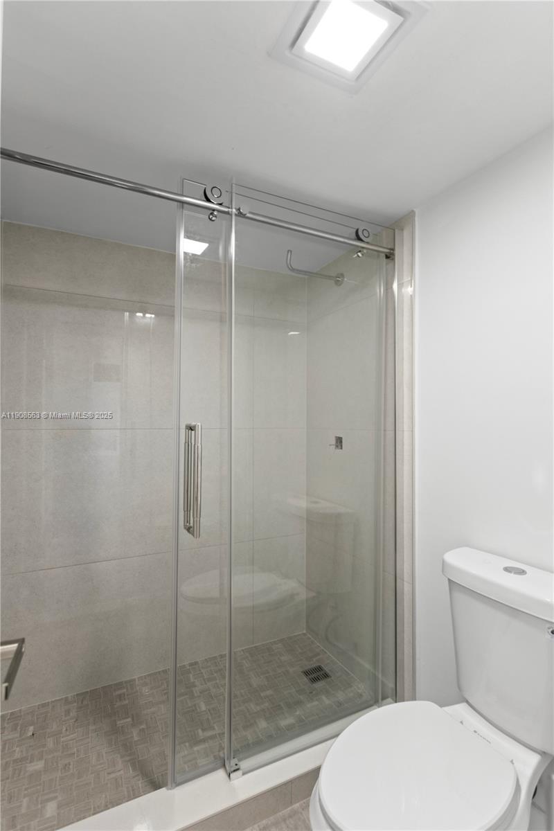 100 Bayview Dr 227 Property Photo 32