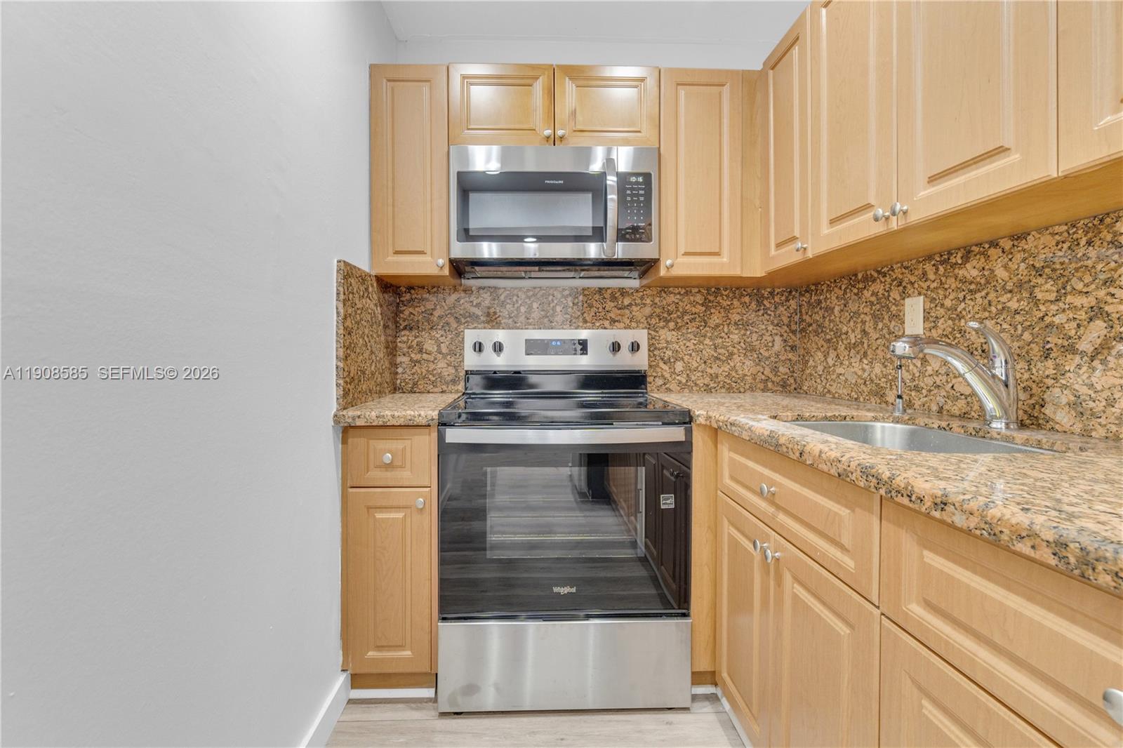 4709 Nw 7th St 204-9 Property Photo 8