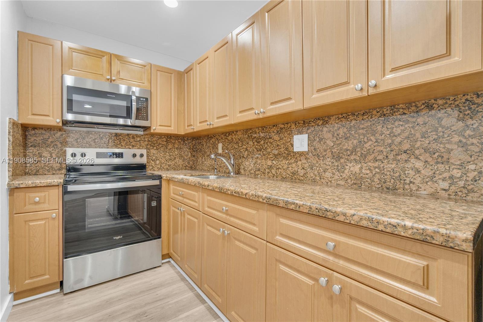 4709 Nw 7th St 204-9 Property Photo 19