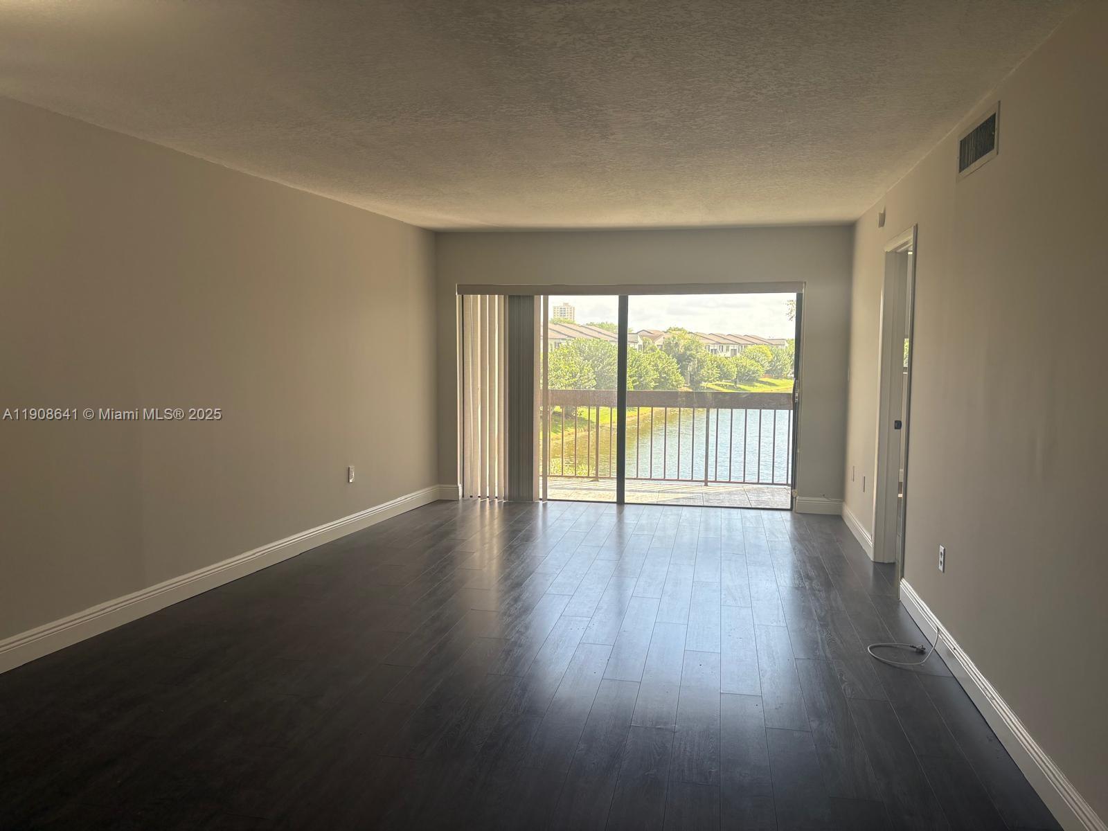 10288 Nw 9th St Cir 307 Property Photo 2