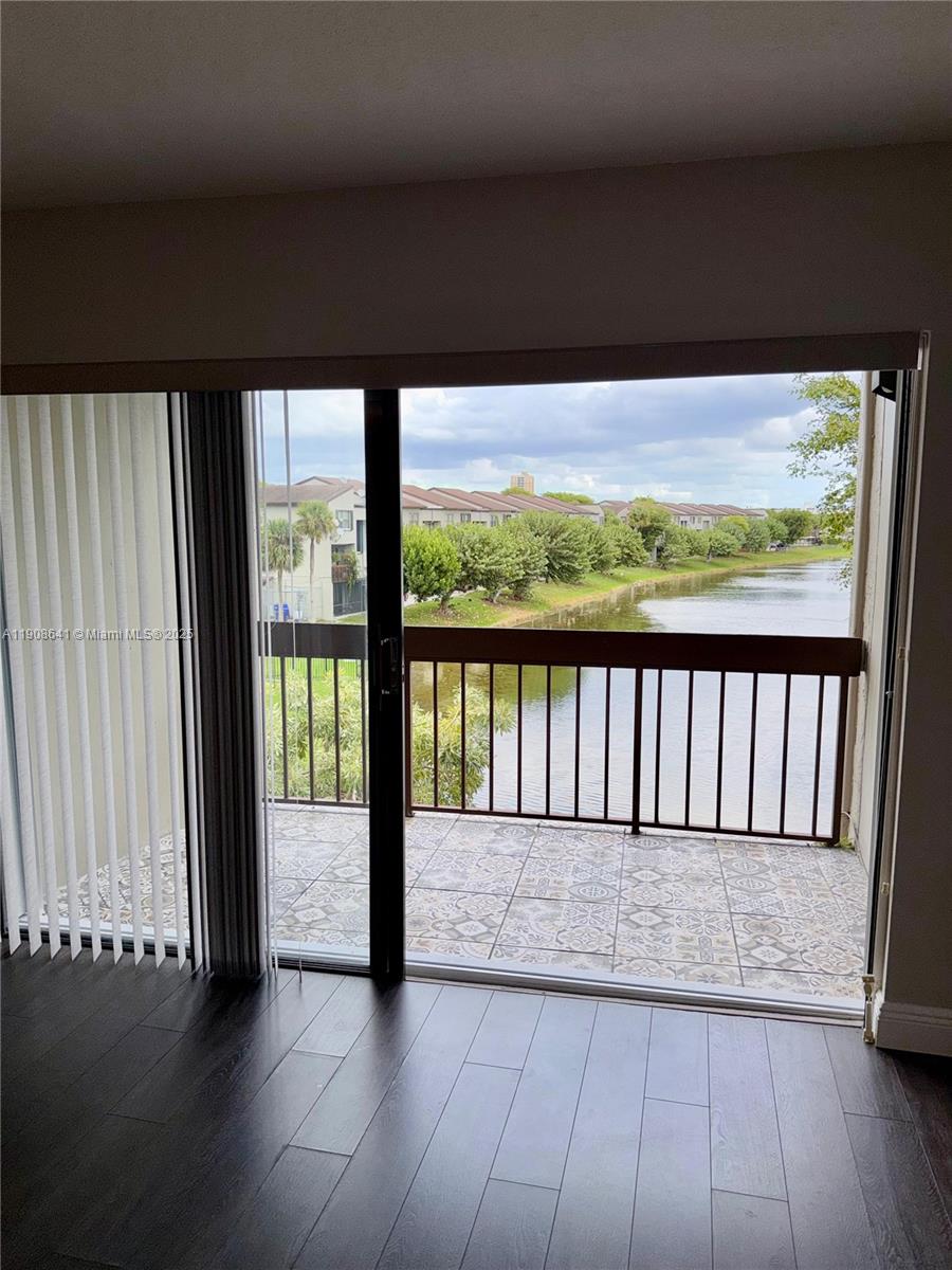 10288 Nw 9th St Cir 307 Property Photo 4