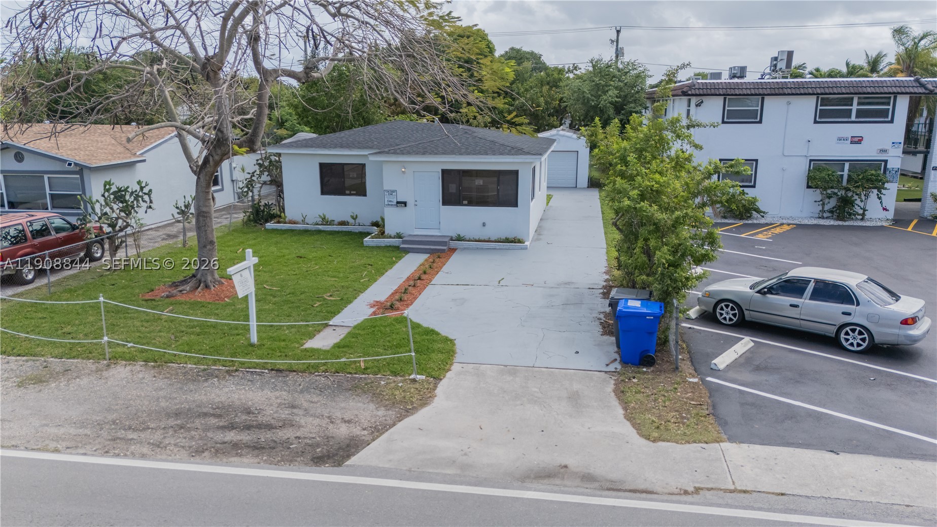 2462 Johnson St Property Photo 1