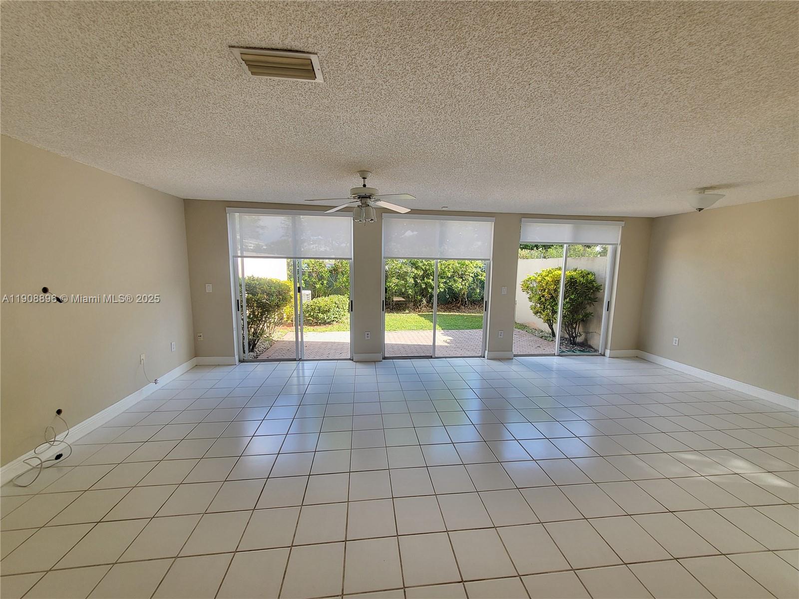 10253 Nw 52nd Ln Property Photo 12