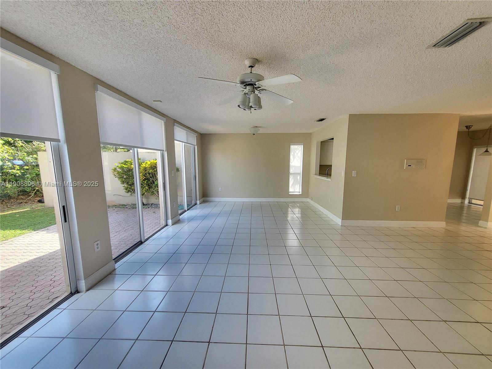 10253 Nw 52nd Ln Property Photo 13