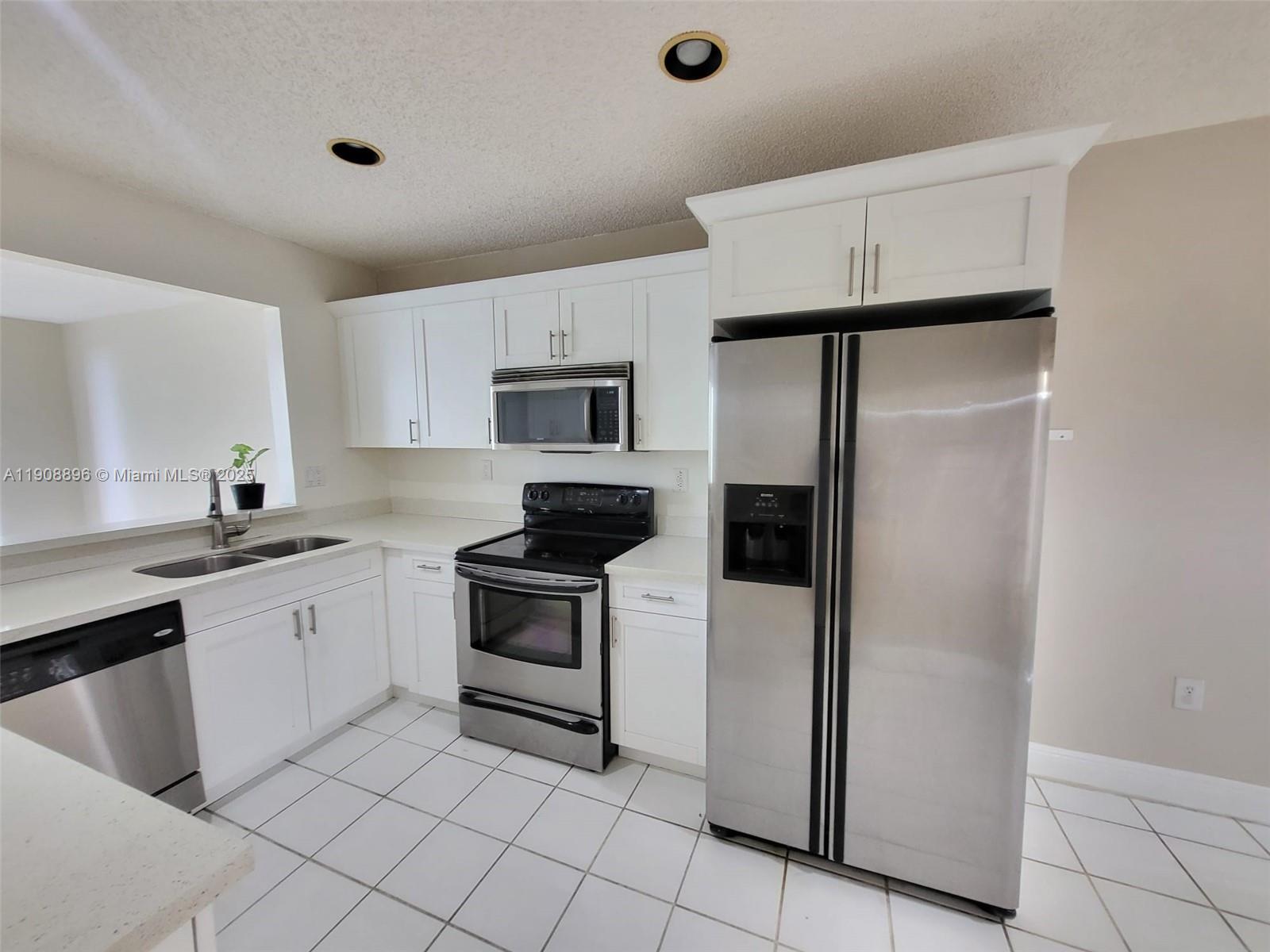 10253 Nw 52nd Ln Property Photo 15