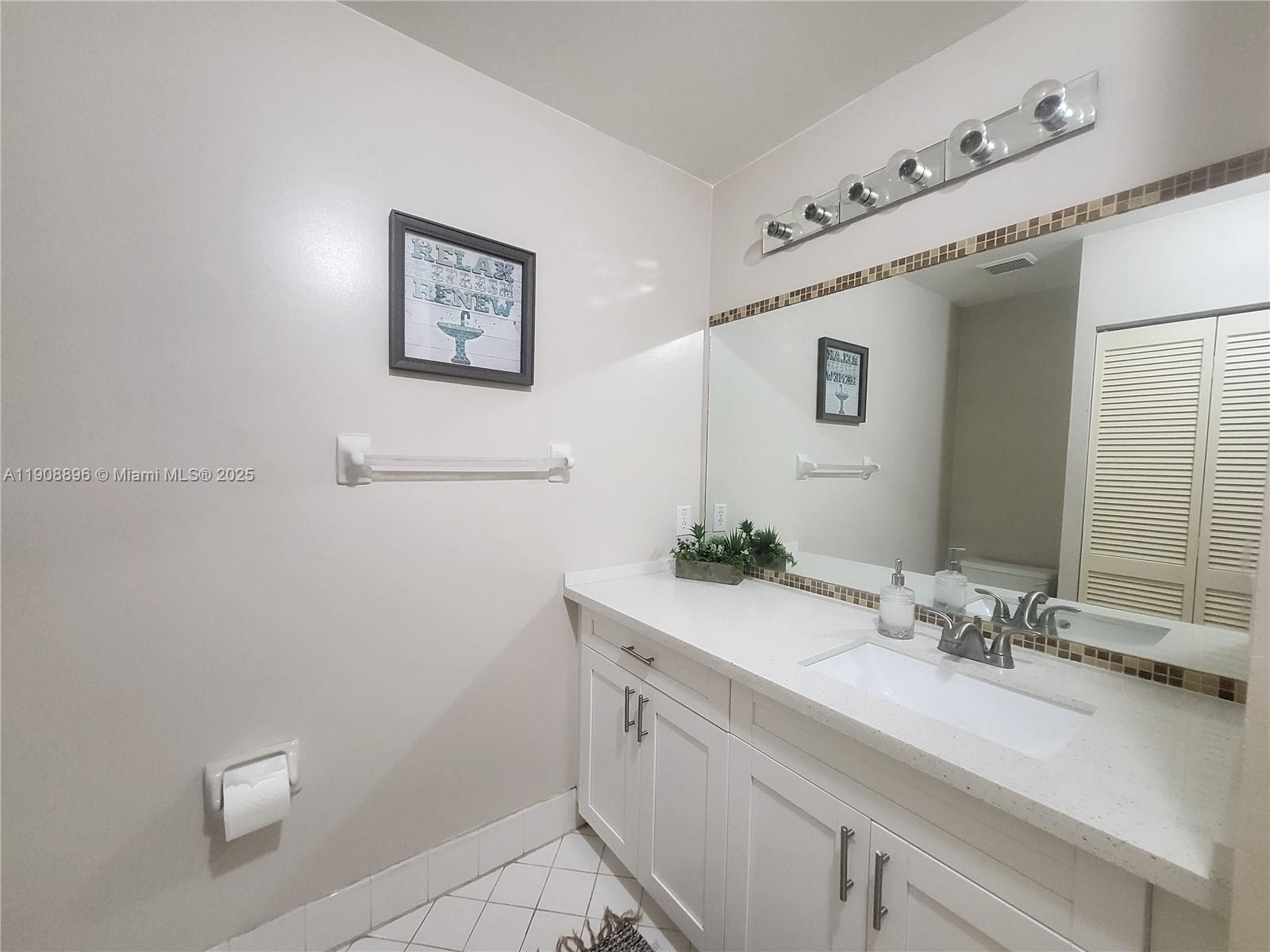 10253 Nw 52nd Ln Property Photo 23