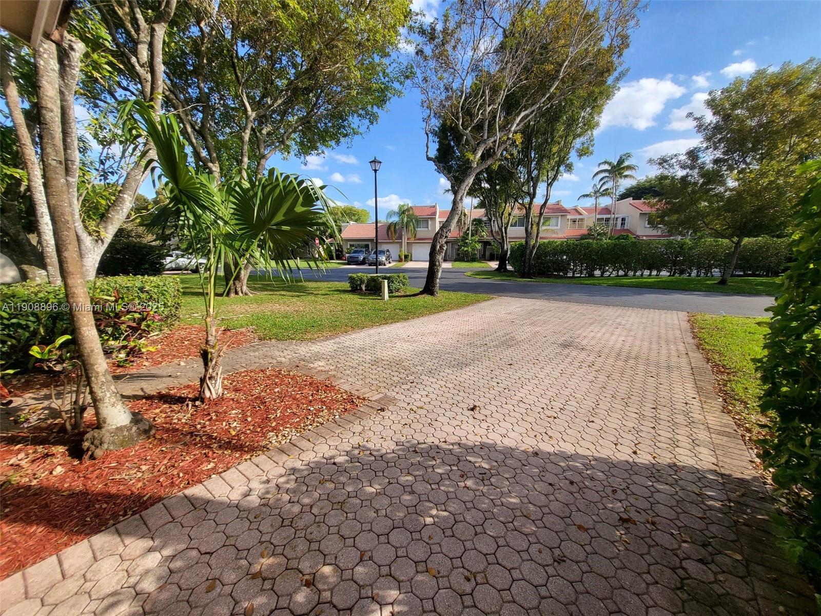 10253 Nw 52nd Ln Property Photo 28