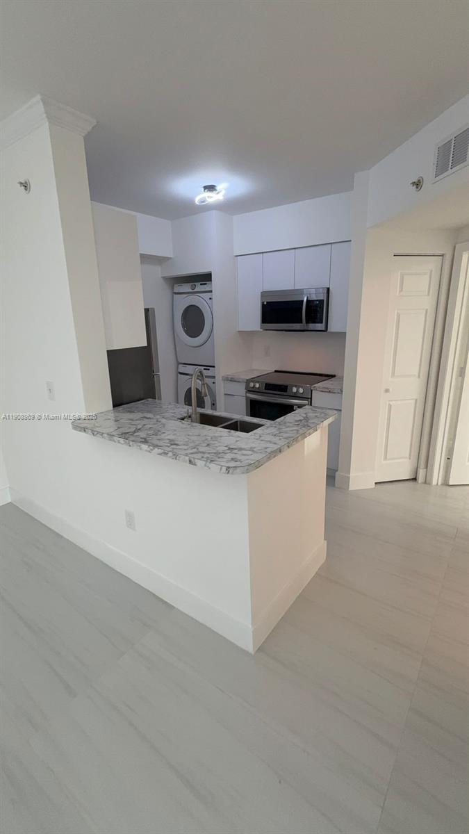 17100 N Bay Rd 1617 Property Photo 3