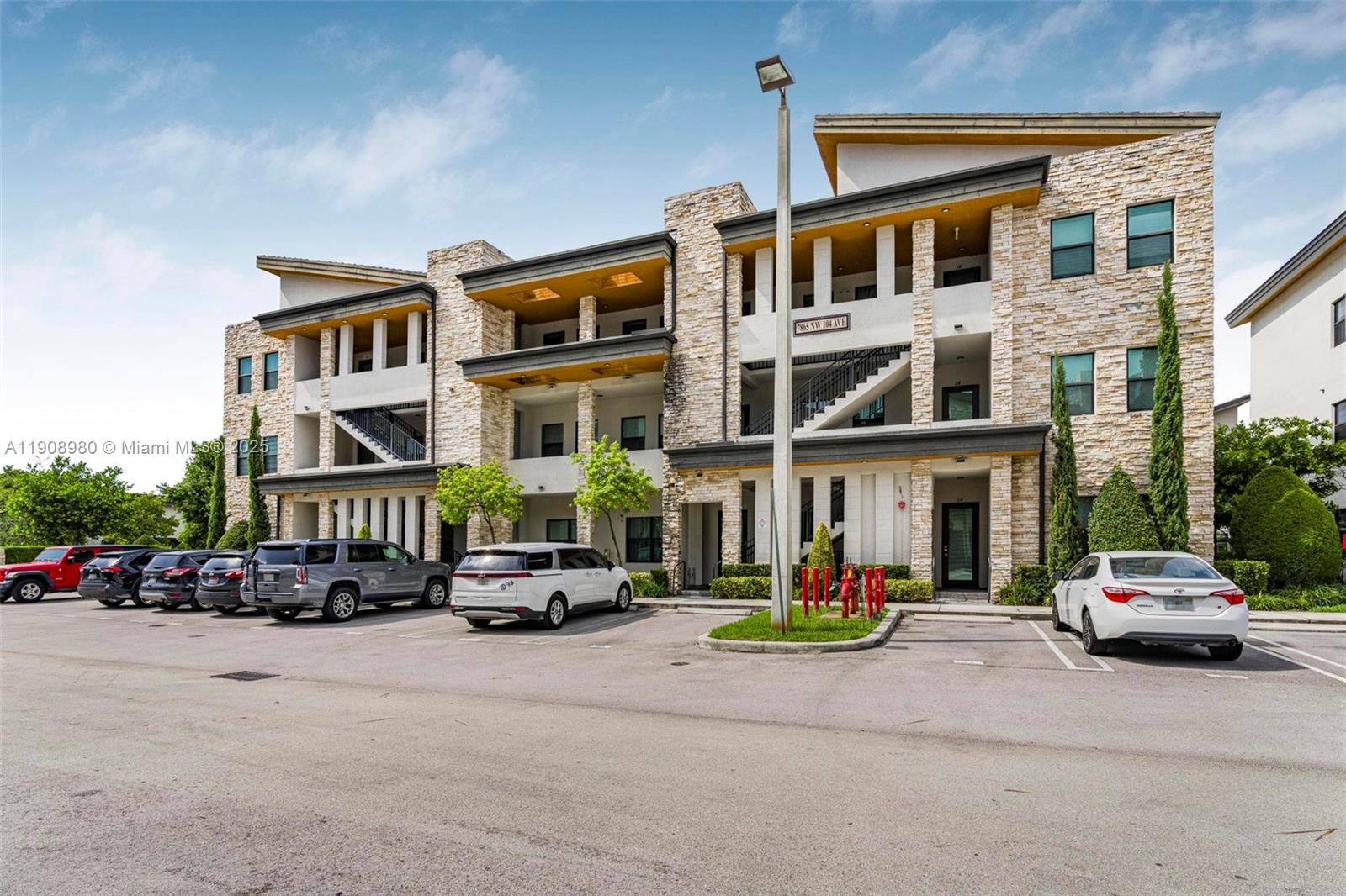 7865 Nw 104th Ave 33 Property Photo 1