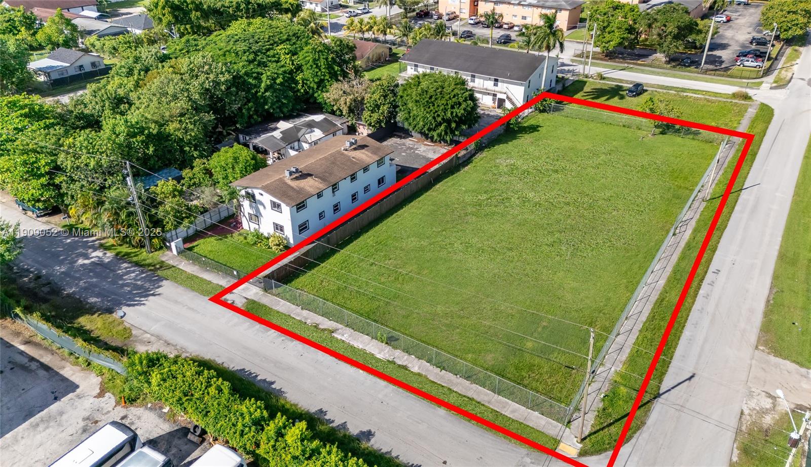 520 Sw Krome Ter Property Photo 3