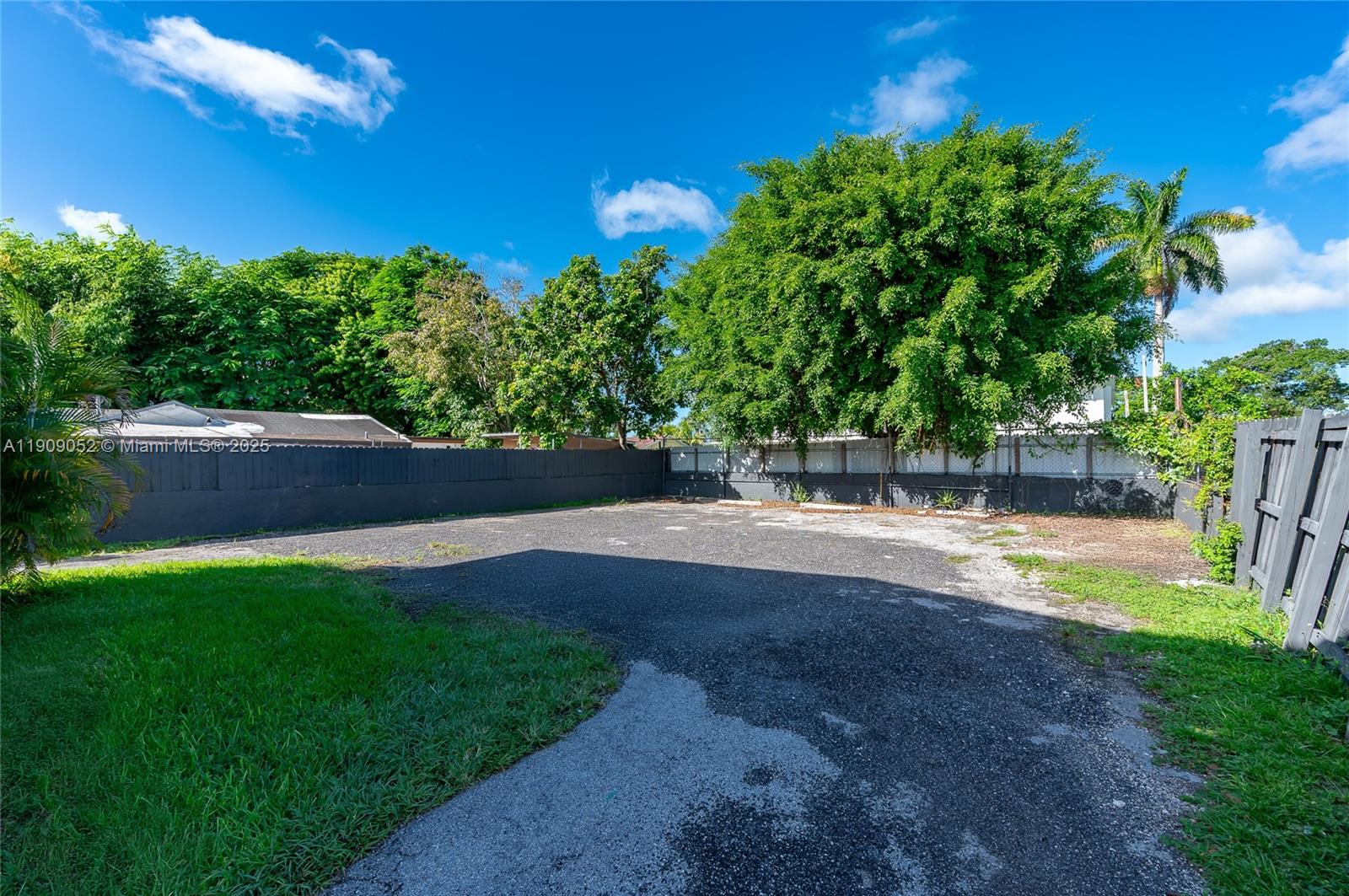 520 Sw Krome Ter Property Photo 16